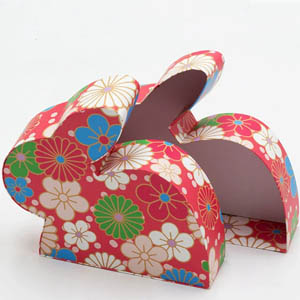 صندوق هدايا عيد الفصح سعيد على شكل أرنب